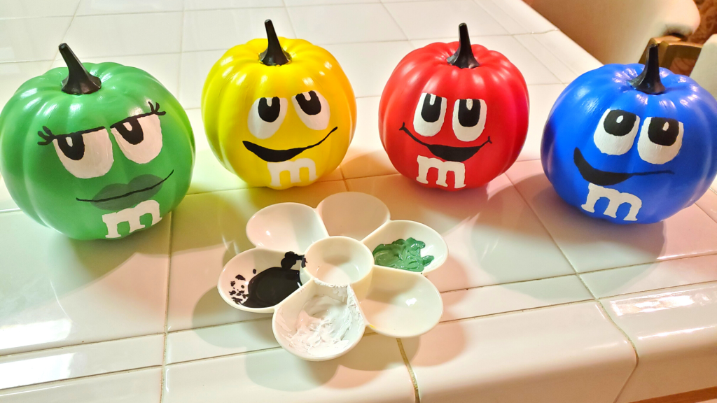 These DIY M&M Halloween Pumpkins Are So Sweet, You'll Be Saying “I Want  Candy” – The Colorventurer